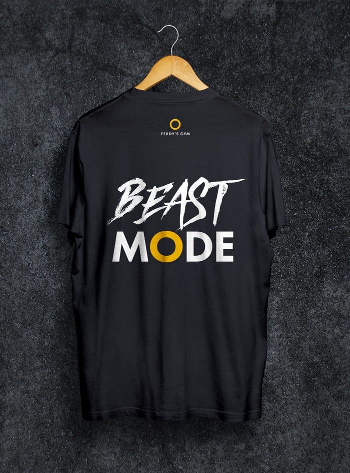 Schwarzes T-Shirt mit dem Statement „Beast Mode“ auf dem Rücken